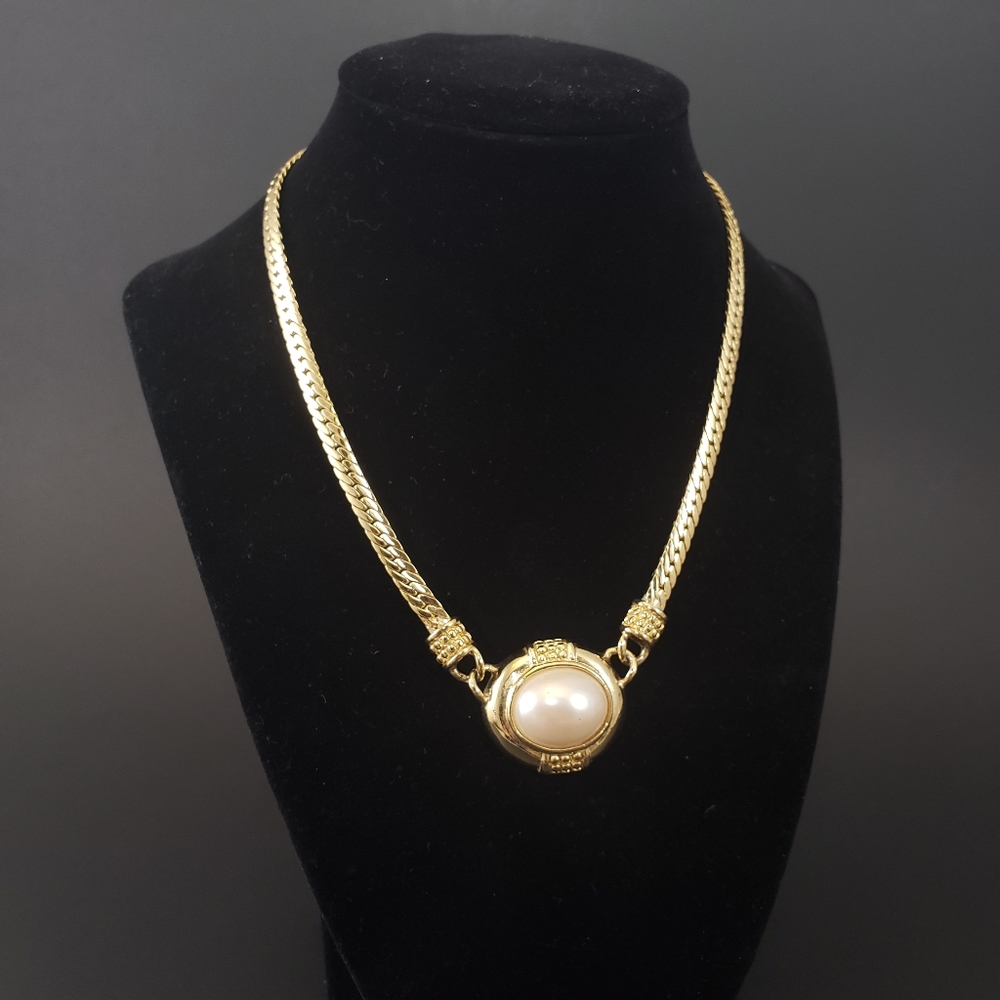 TRUE VINTAGE Golden Chain Statement Necklace